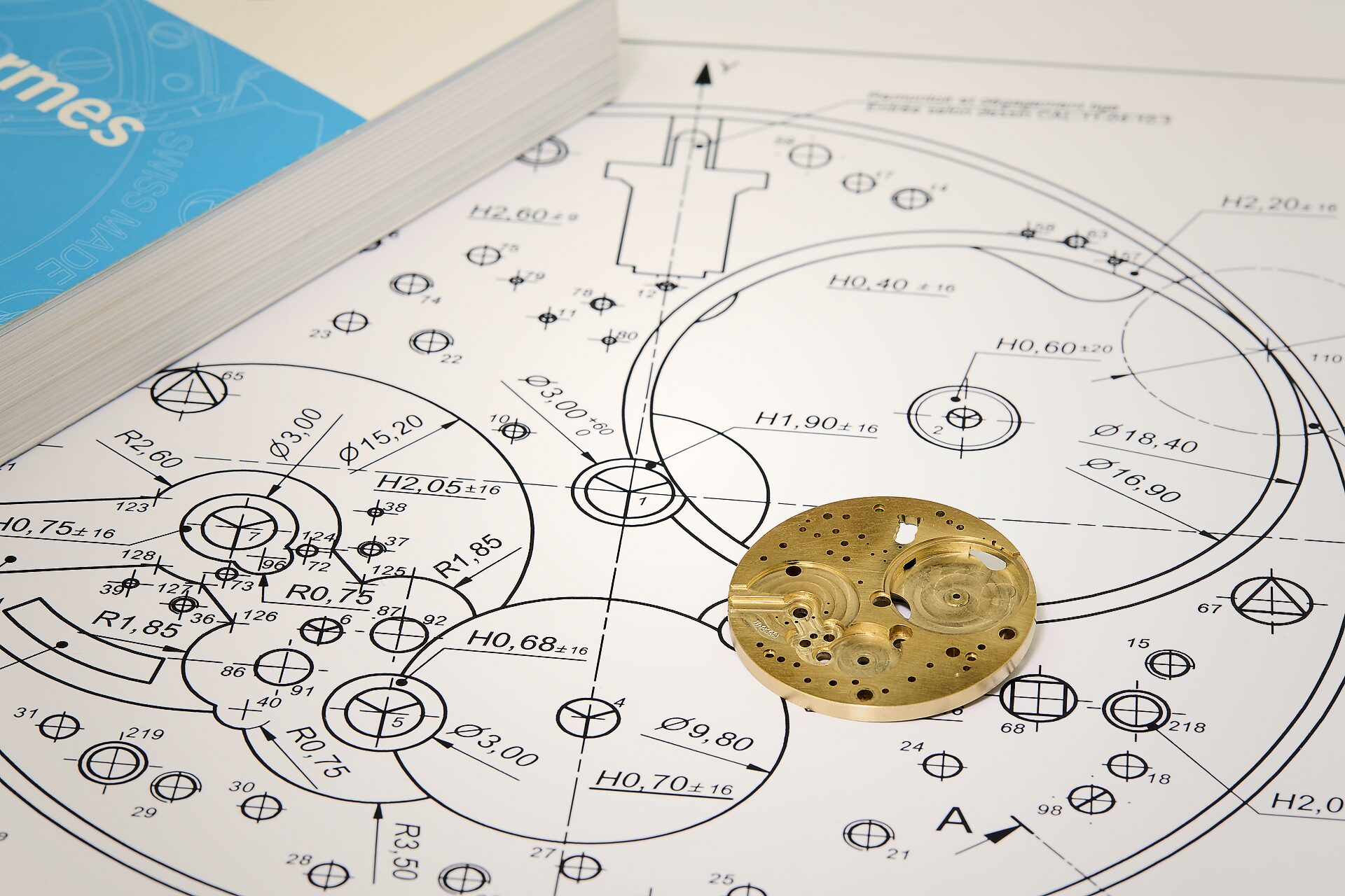 Plan technique et pièce horlogère de précision